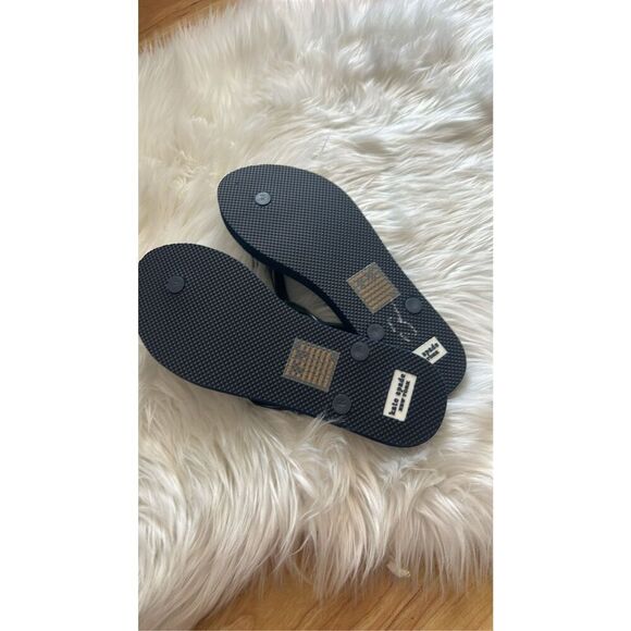 Kate Spade Navy Blue Bow Detail Charm Flip Flops Sandals Size 9-10 - Picture 2 of 5